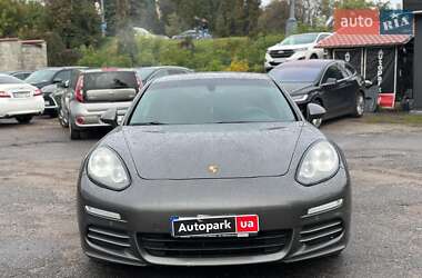 Фастбэк Porsche Panamera 2013 в 