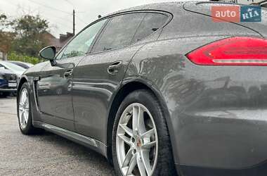 Фастбэк Porsche Panamera 2013 в 