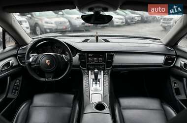 Фастбэк Porsche Panamera 2013 в 