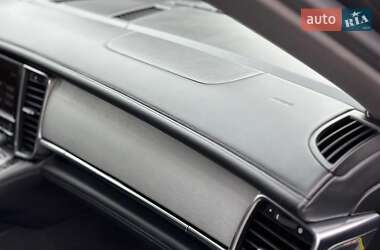 Фастбэк Porsche Panamera 2013 в 