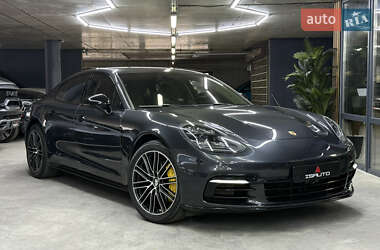 Фастбэк Porsche Panamera 2017 в 