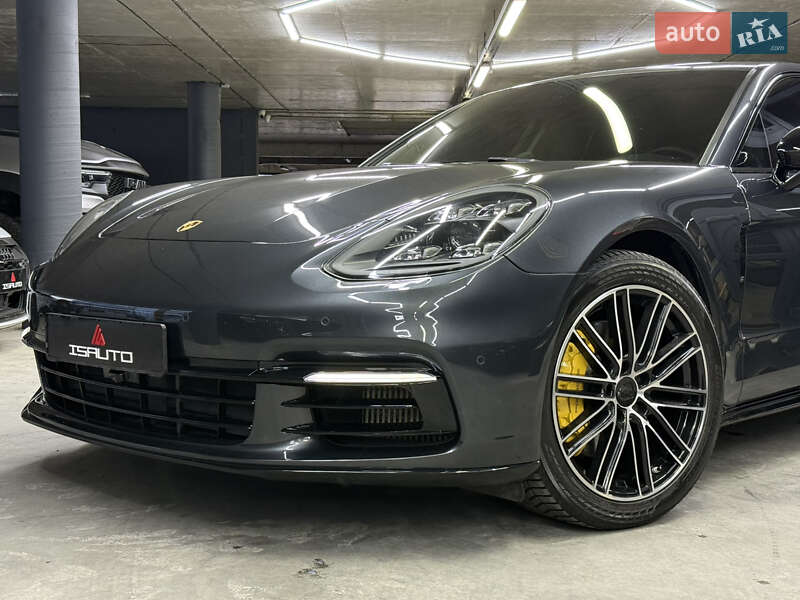 Фастбэк Porsche Panamera 2017 в Одессе