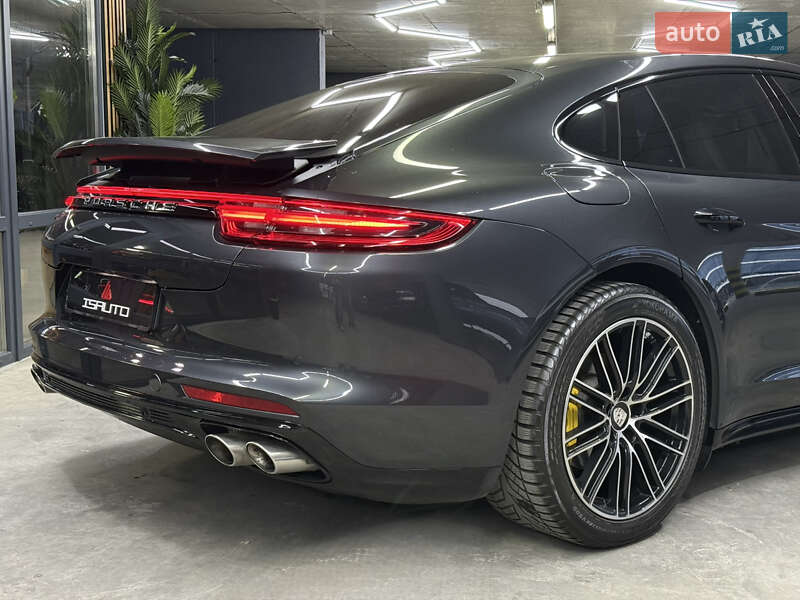 Фастбэк Porsche Panamera 2017 в Одессе