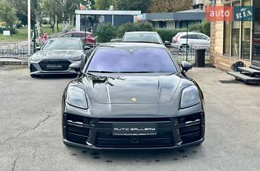 Фастбэк Porsche Panamera 2024 в 