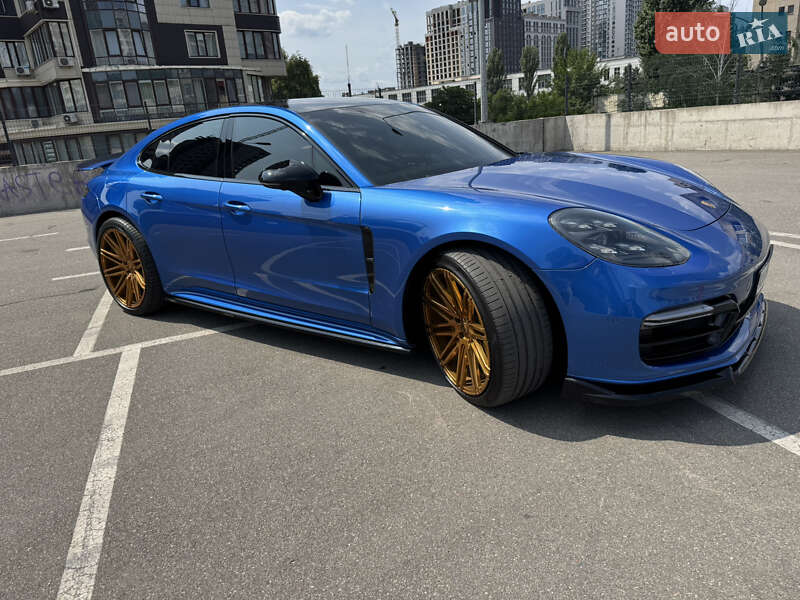 Фастбэк Porsche Panamera 2016 в Киеве