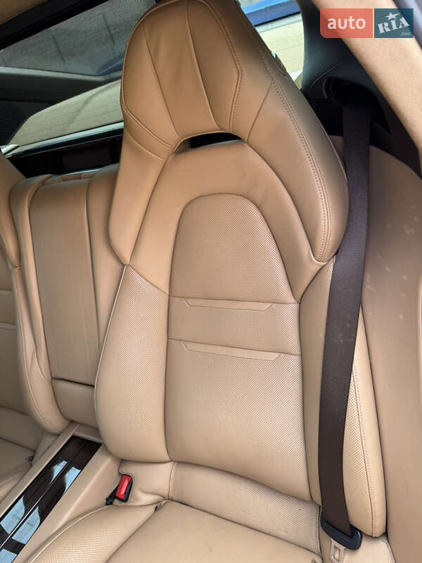 Фастбэк Porsche Panamera 2016 в Киеве