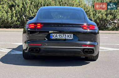 Фастбэк Porsche Panamera 2016 в 