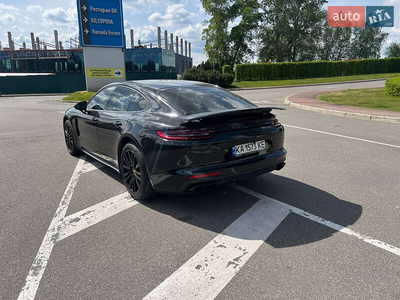 Фастбэк Porsche Panamera 2016 в Киеве