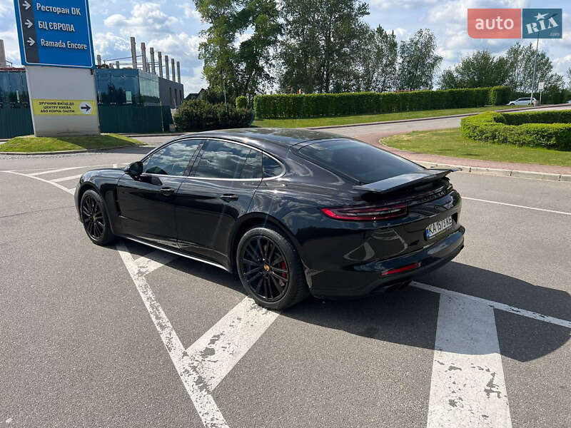 Фастбэк Porsche Panamera 2016 в Киеве