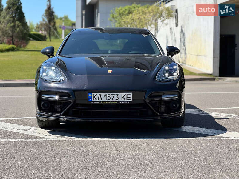 Фастбэк Porsche Panamera 2016 в Киеве