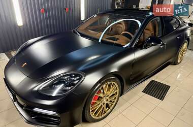 Фастбэк Porsche Panamera 2023 в 