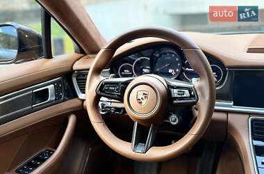 Фастбэк Porsche Panamera 2023 в 