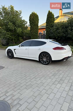 Фастбек Porsche Panamera 2015 в  фото 7 Фастбек Porsche Panamera 2015 в