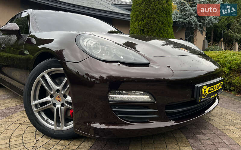 Фастбек Porsche Panamera 2013 в Львові