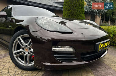 Фастбэк Porsche Panamera 2013 в 