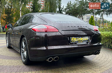 Фастбэк Porsche Panamera 2013 в 