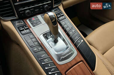 Фастбэк Porsche Panamera 2013 в 