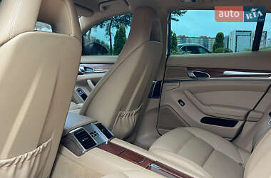 Фастбэк Porsche Panamera 2013 в 