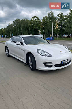 Фастбек Porsche Panamera 2012 в Білій Церкві