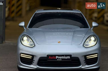 Фастбэк Porsche Panamera 2013 в 