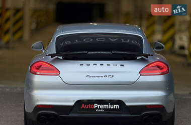 Фастбэк Porsche Panamera 2013 в 