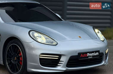 Фастбэк Porsche Panamera 2013 в 