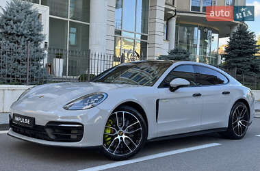 Фастбэк Porsche Panamera 2023 в Киеве