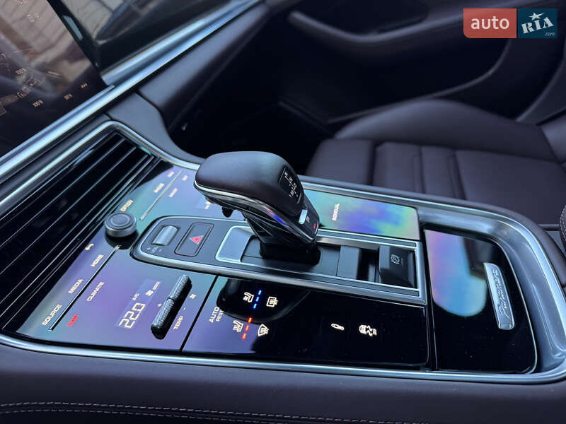 Фастбэк Porsche Panamera 2023 в Киеве