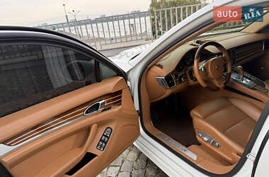 Фастбэк Porsche Panamera 2013 в 