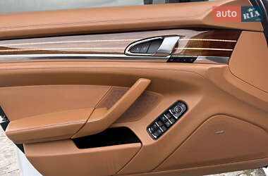 Фастбэк Porsche Panamera 2013 в 
