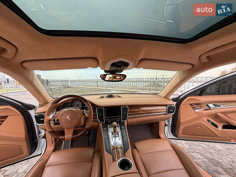 Фастбэк Porsche Panamera 2013 в Киеве фото 40 Фастбэк Porsche Panamera 2013 в Киеве