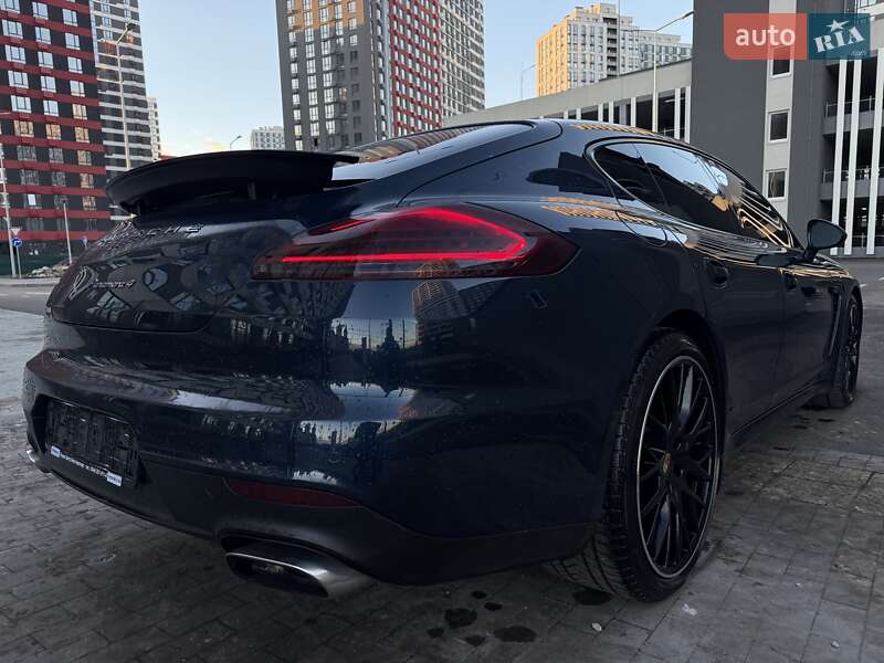 Porsche Panamera 2013