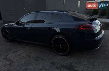Фастбэк Porsche Panamera 2013 в 