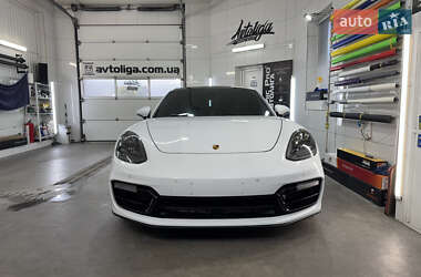 Фастбэк Porsche Panamera 2019 в 