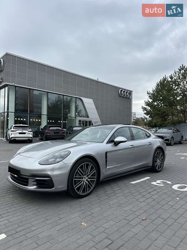 Porsche Panamera 2018