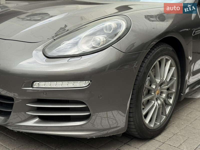 Фастбэк Porsche Panamera 2014 в Киеве фото 3 Фастбэк Porsche Panamera 2014 в Киеве
