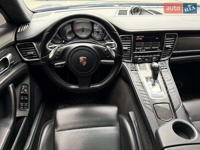 Фастбэк Porsche Panamera 2014 в Киеве фото 15 Фастбэк Porsche Panamera 2014 в Киеве