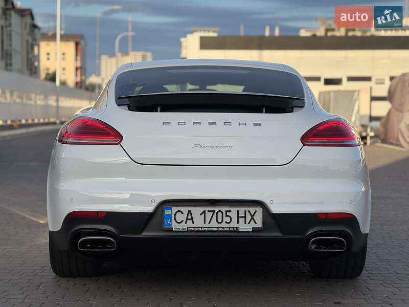 Фастбэк Porsche Panamera 2013 в Киеве