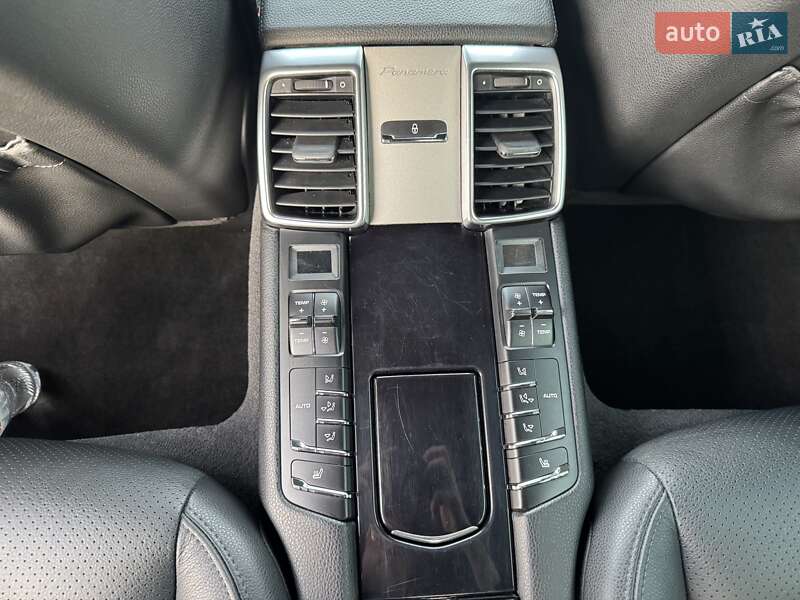 Фастбэк Porsche Panamera 2013 в Киеве