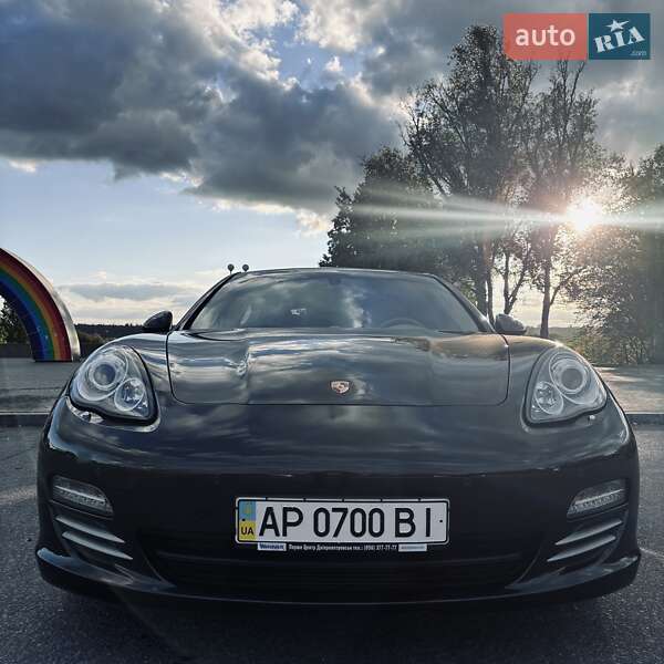 Фастбэк Porsche Panamera 2012 в Запорожье