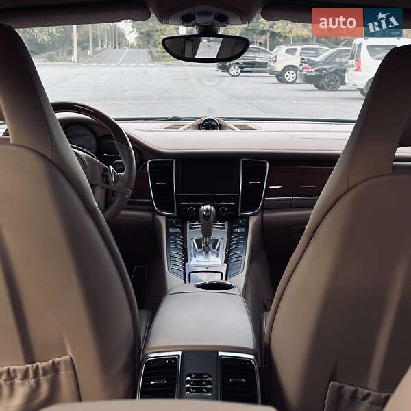Фастбэк Porsche Panamera 2012 в Запорожье