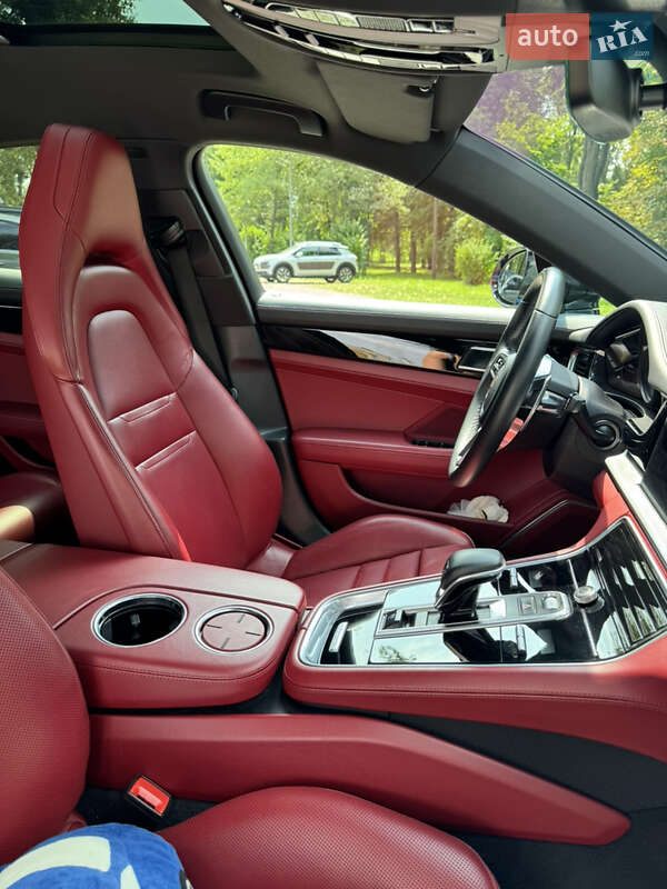 Фастбек Porsche Panamera 2018 в Києві фото 10 Фастбек Porsche Panamera 2018 в Києві