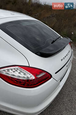 Фастбек Porsche Panamera 2010 в 
