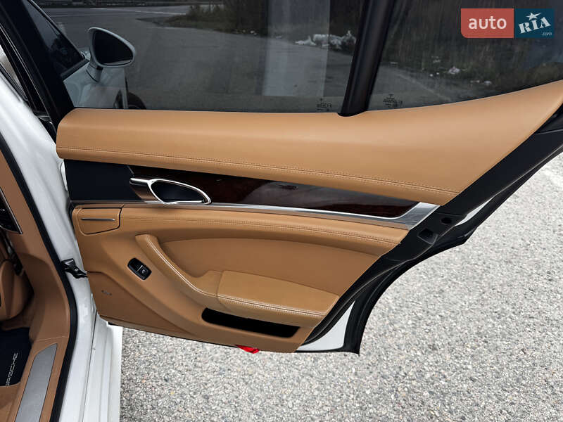 Фастбек Porsche Panamera 2010 в Харкові