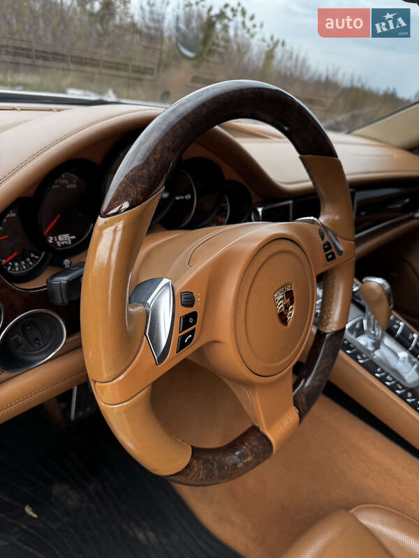Фастбек Porsche Panamera 2010 в Харкові