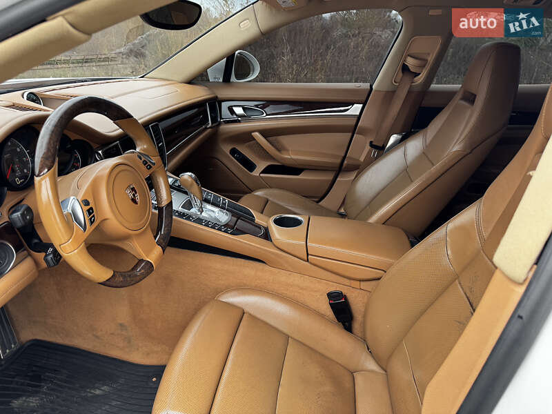 Фастбек Porsche Panamera 2010 в Харкові