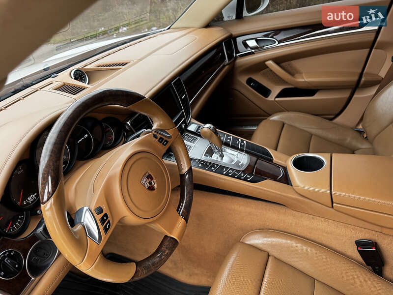 Фастбек Porsche Panamera 2010 в Харкові