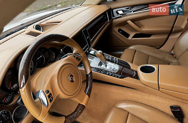 Фастбек Porsche Panamera 2010 в 