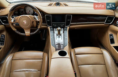 Фастбек Porsche Panamera 2010 в 