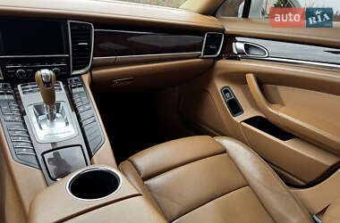 Фастбек Porsche Panamera 2010 в 